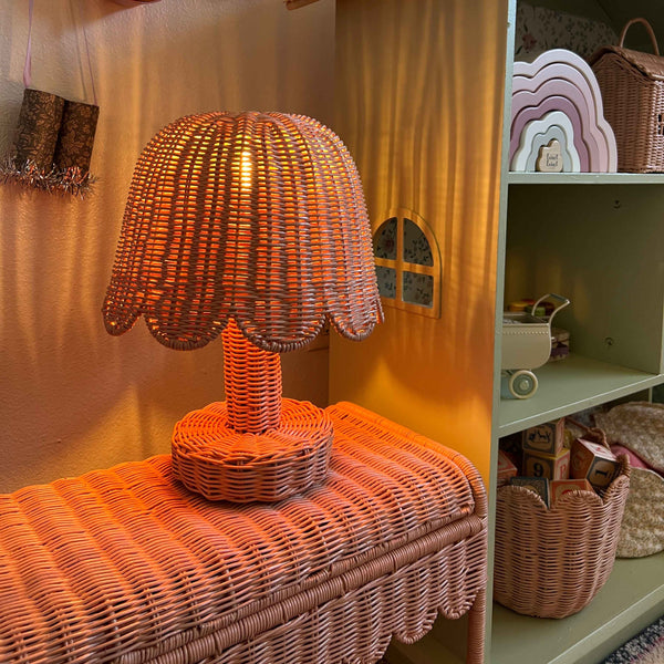 Petal Lamp - Seashell Pink