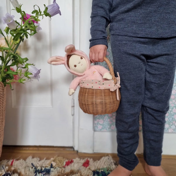 Rattan basket with printed  lining, perfect for kids to carry their favorourite toys as well. This woven rattan basket can also be used as a home décor storage solution for bedrooms or nurseries. 